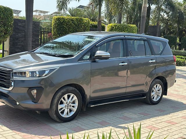 Used Toyota Innova Crysta [2016-2020] 2.4 V Diesel in Lucknow
