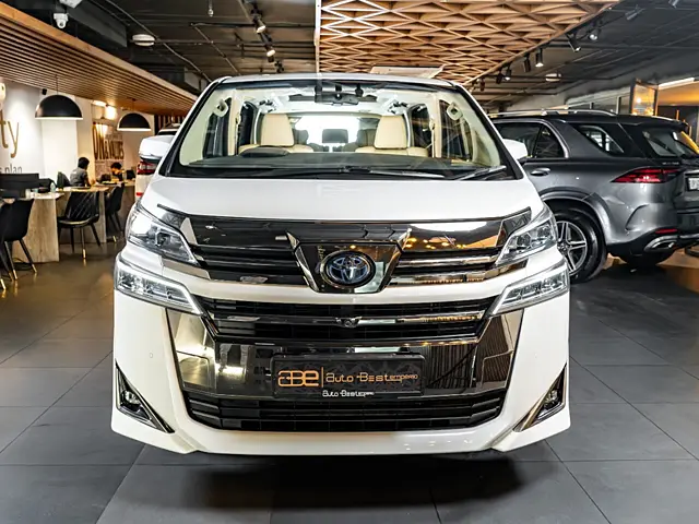 Used 2022 Toyota Vellfire in Delhi