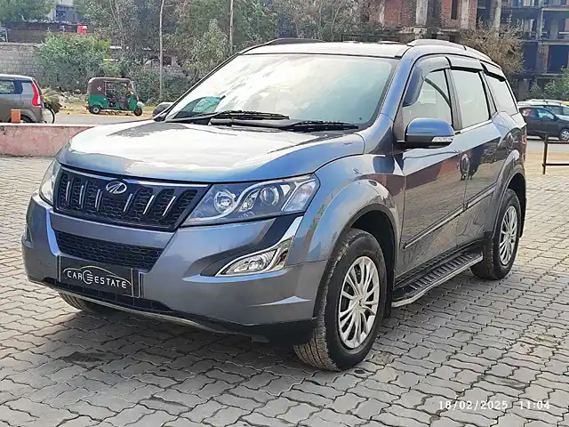 Used 2017 Mahindra XUV500 in Jaipur