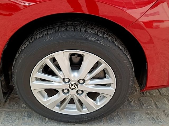 Used Toyota Yaris V MT in Delhi