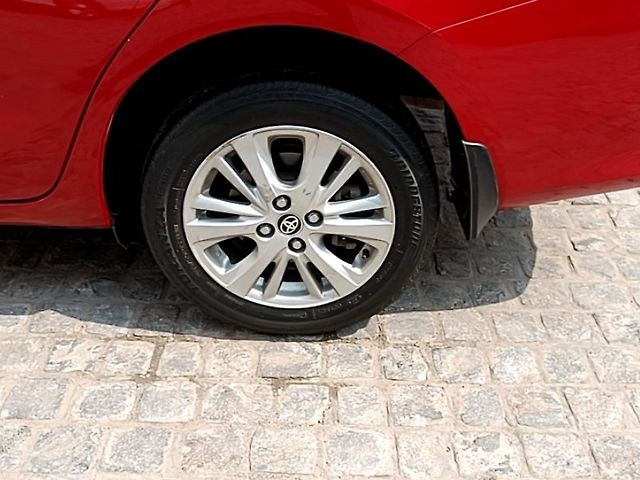 Used Toyota Yaris V MT in Delhi