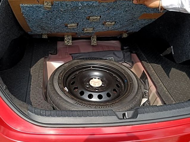 Used Toyota Yaris V MT in Delhi