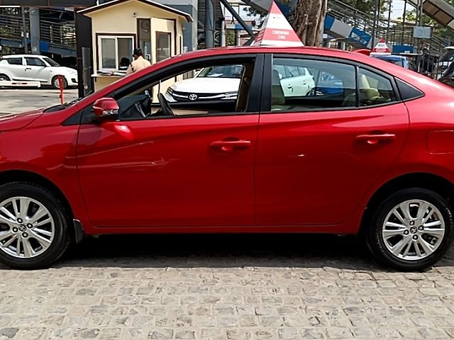 Used Toyota Yaris V MT in Delhi