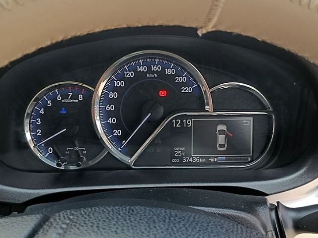 Used Toyota Yaris V MT in Delhi