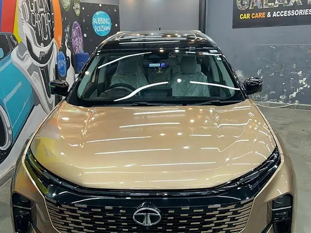 Used 2023 Tata Safari in Delhi