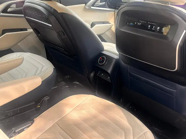 Used Kia Carens [2023-2024] Luxury Plus 1.5 Diesel iMT 7 STR [2023-2024] in Delhi