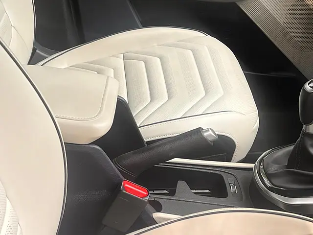 Used Kia Carens [2023-2024] Luxury Plus 1.5 Diesel iMT 7 STR [2023-2024] in Delhi