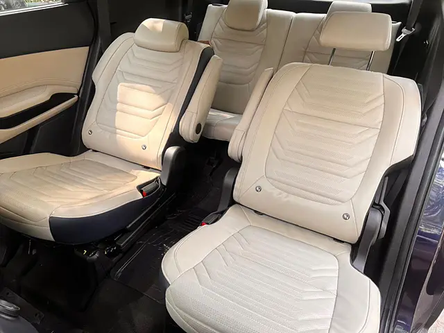 Used Kia Carens [2023-2024] Luxury Plus 1.5 Diesel iMT 7 STR [2023-2024] in Delhi