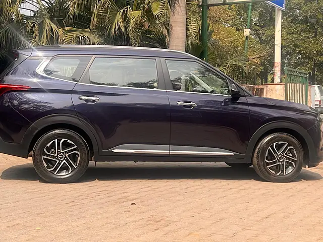 Used Kia Carens [2023-2024] Luxury Plus 1.5 Diesel iMT 7 STR [2023-2024] in Delhi