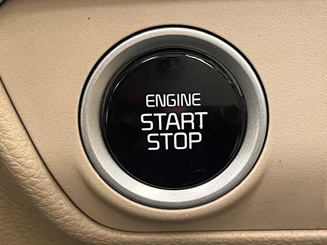 Used Kia Carens [2023-2024] Luxury Plus 1.5 Diesel iMT 7 STR [2023-2024] in Delhi