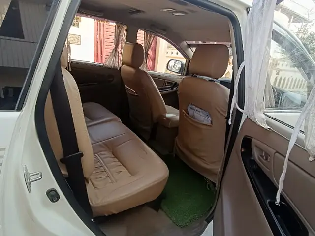 Used Toyota Innova [2015-2016] 2.5 GX BS IV 8 STR in Lucknow