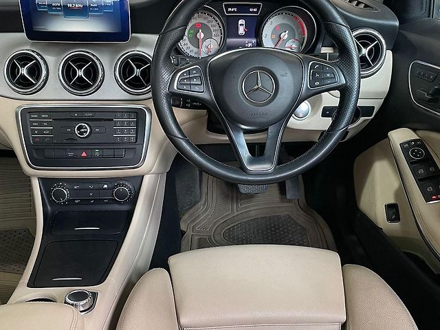 Used Mercedes-Benz C-Class [2018-2022] C 220d Progressive [2018-2019] in Hyderabad