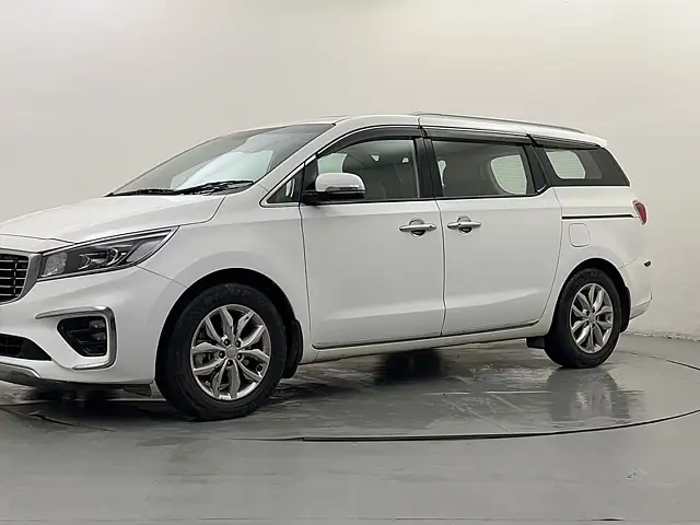 Used 2020 Kia Carnival in Ghaziabad
