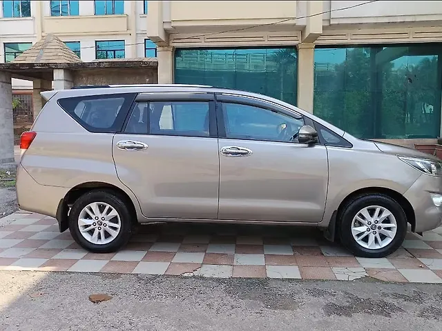 Used Toyota Innova Crysta [2016-2020] 2.4 G 7 STR [2016-2017] in Zirakpur