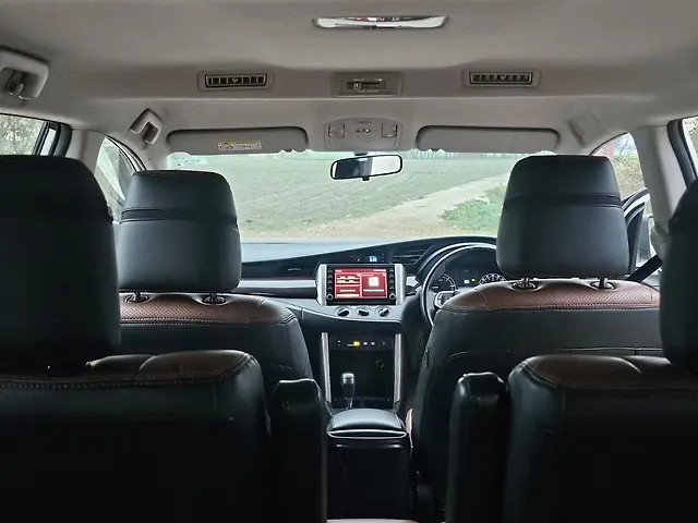 Used Toyota Innova Crysta [2016-2020] 2.4 G 7 STR [2016-2017] in Chandigarh