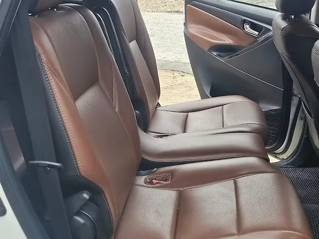 Used Toyota Innova Crysta [2016-2020] 2.4 G 7 STR [2016-2017] in Chandigarh