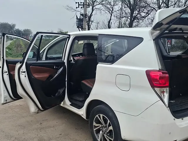 Used Toyota Innova Crysta [2016-2020] 2.4 G 7 STR [2016-2017] in Chandigarh