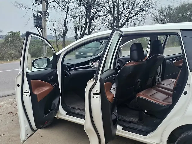 Used Toyota Innova Crysta [2016-2020] 2.4 G 7 STR [2016-2017] in Chandigarh