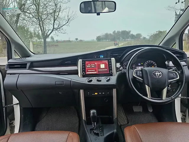 Used Toyota Innova Crysta [2016-2020] 2.4 G 7 STR [2016-2017] in Chandigarh