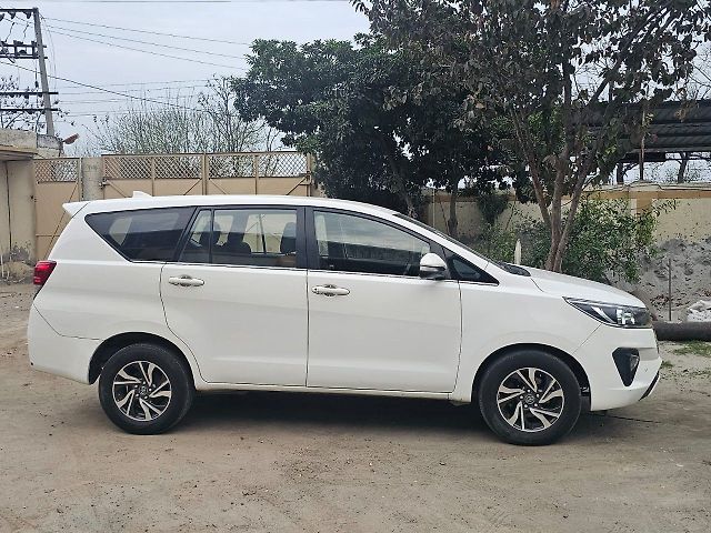 Used Toyota Innova Crysta [2016-2020] 2.4 G 7 STR [2016-2017] in Chandigarh