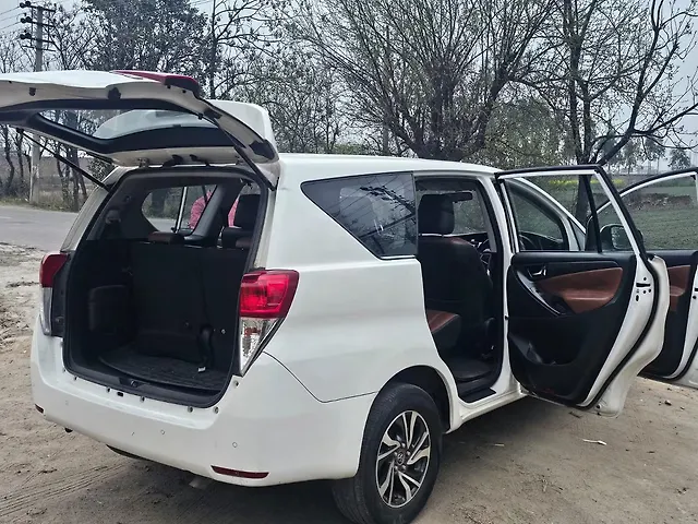 Used Toyota Innova Crysta [2016-2020] 2.4 G 7 STR [2016-2017] in Chandigarh