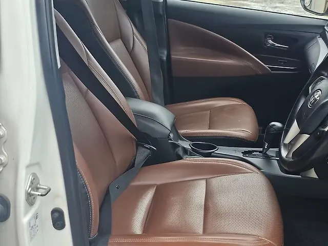 Used Toyota Innova Crysta [2016-2020] 2.4 G 7 STR [2016-2017] in Chandigarh