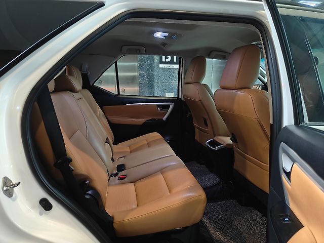 Used Toyota Fortuner [2016-2021] 2.8 4x2 AT [2016-2020] in Bangalore