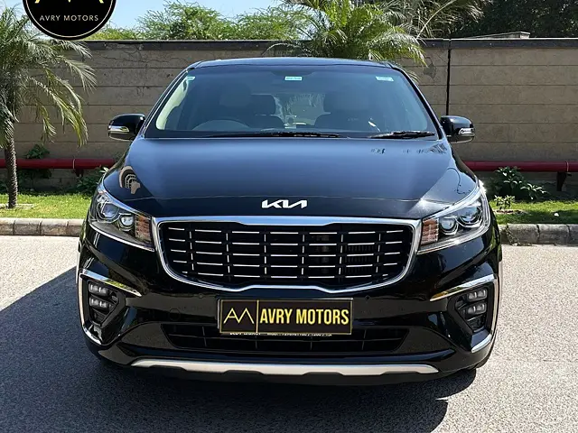 Used 2022 Kia Carnival in Delhi
