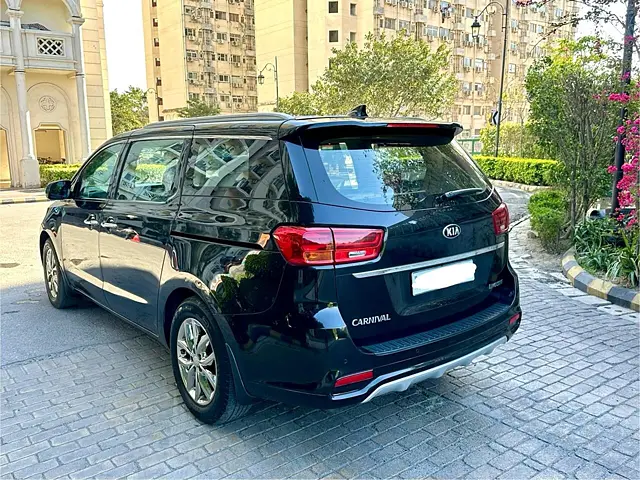 Used 2020 Kia Carnival in Delhi