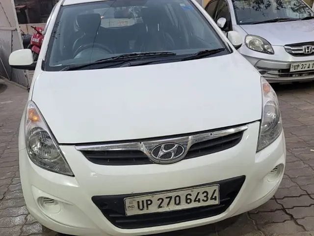 Used 2011 Hyundai i20 in Kanpur