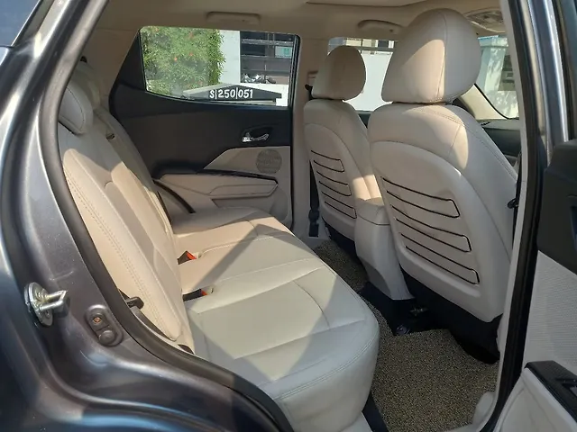 Used Mahindra XUV300 [2019-2024] W8 (O) 1.5 Diesel [2020] in Ahmedabad