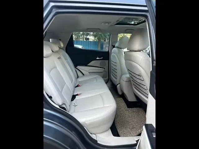 Used Mahindra XUV300 [2019-2024] W8 (O) 1.5 Diesel [2020] in Ahmedabad