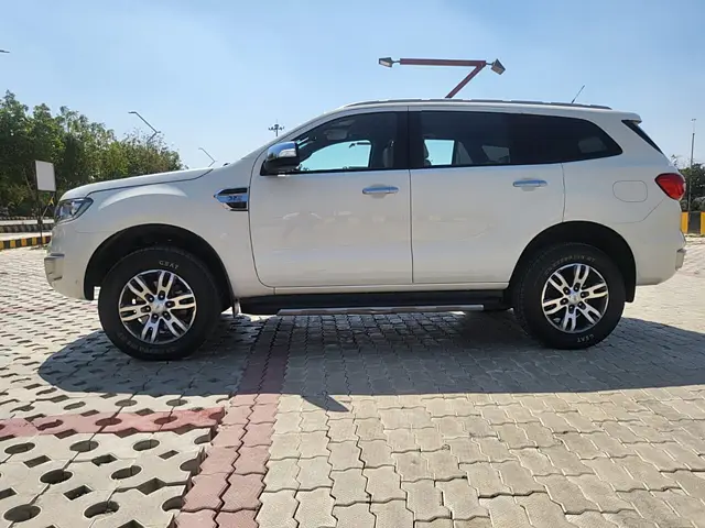 Used Ford Endeavour [2016-2019] Titanium 3.2 4x4 AT in Lucknow