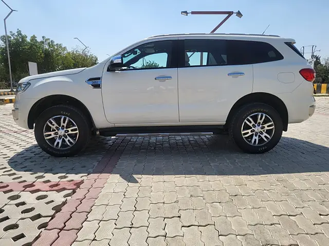 Used Ford Endeavour [2016-2019] Titanium 3.2 4x4 AT in Lucknow