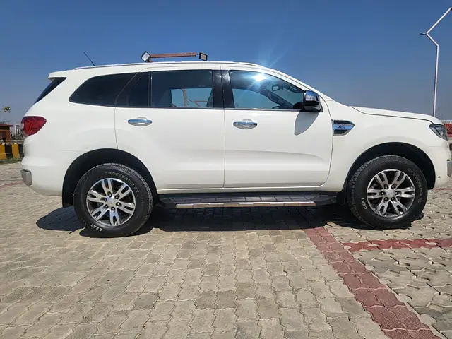 Used Ford Endeavour [2016-2019] Titanium 3.2 4x4 AT in Lucknow