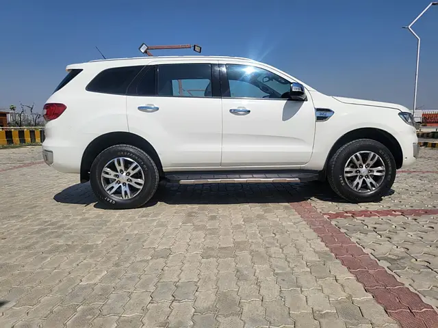 Used Ford Endeavour [2016-2019] Titanium 3.2 4x4 AT in Lucknow