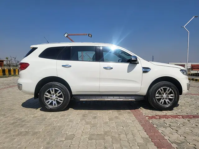 Used Ford Endeavour [2016-2019] Titanium 3.2 4x4 AT in Lucknow
