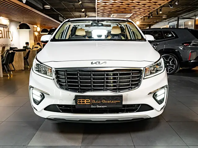 Used 2023 Kia Carnival in Delhi