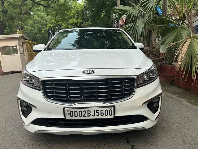Used 2020 Kia Carnival in Delhi