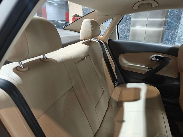 Used Volkswagen Vento [2015-2019] Highline Diesel AT [2015-2016] in Ahmedabad
