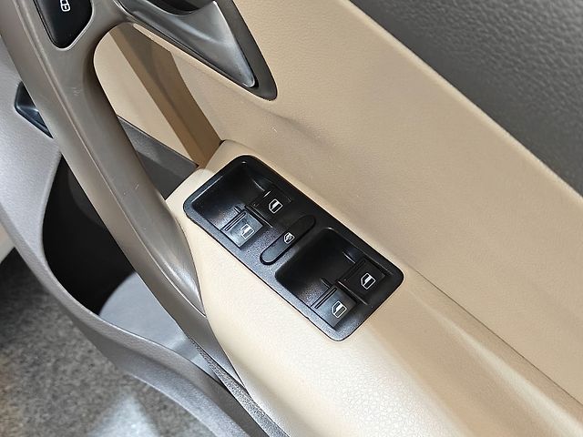 Used Volkswagen Vento [2015-2019] Highline Diesel AT [2015-2016] in Ahmedabad