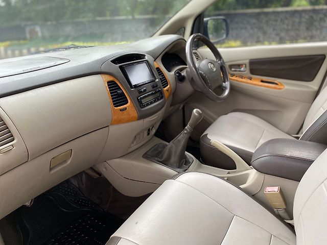 Used Toyota Innova [2009-2012] 2.5 VX 8 STR BS-IV in Mumbai
