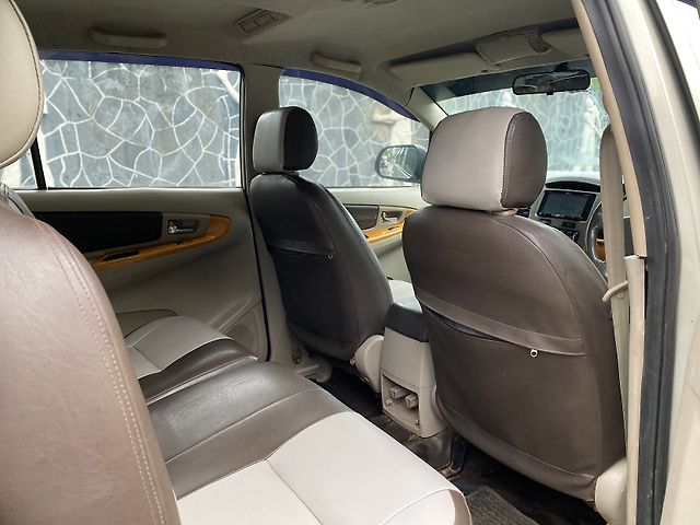 Used Toyota Innova [2009-2012] 2.5 VX 8 STR BS-IV in Mumbai