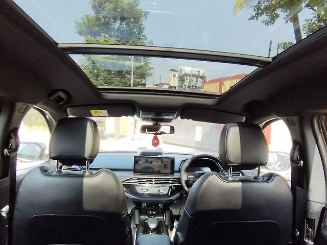 Used Tata Safari Accomplished Plus Dual Tone AT 7 STR in Mumbai