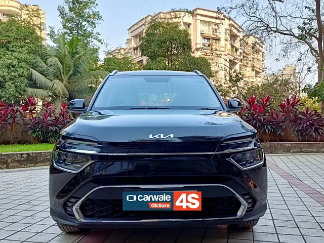 Used 2022 Kia Carens in Mumbai