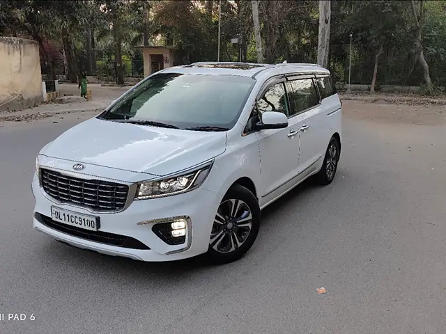 Used 2020 Kia Carnival in Delhi