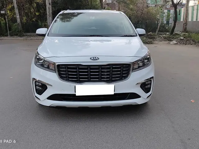 Used 2020 Kia Carnival in Delhi