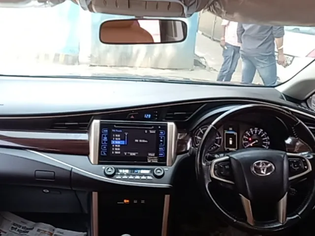 Used Toyota Innova Crysta [2016-2020] 2.4 V Diesel in Mumbai