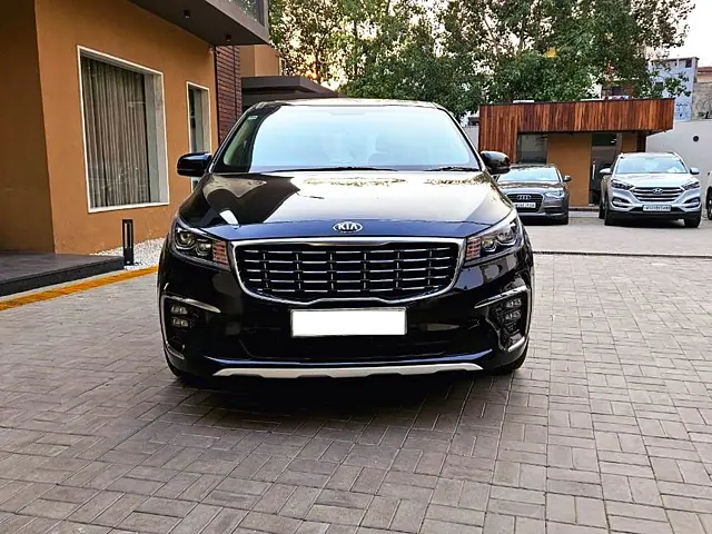 Used 2021 Kia Carnival in Delhi