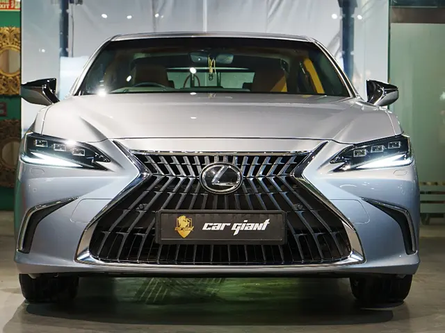 Used 2023 Lexus ES in Delhi